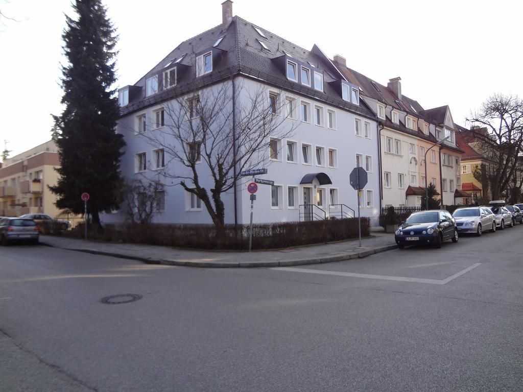 Boardinghouse Muenchen-Laim Munique Exterior foto