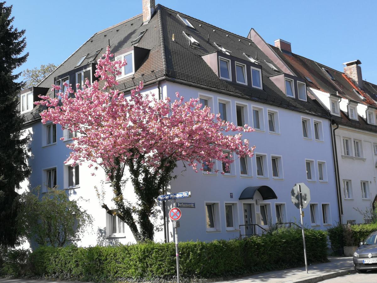 Boardinghouse Muenchen-Laim Munique Exterior foto